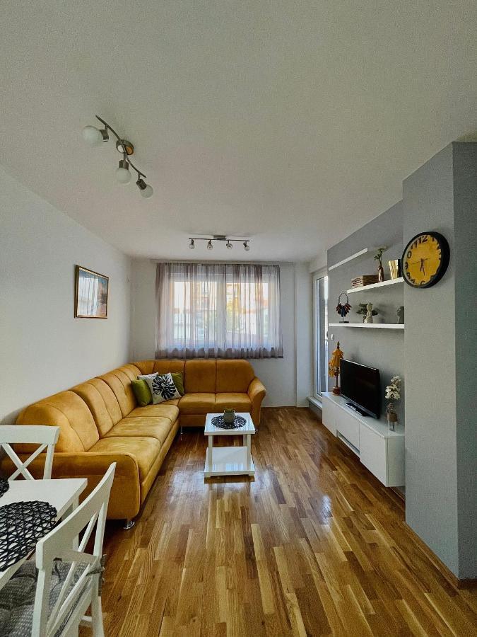 Apartament Yellow Ns Nowy Sad Zewnętrze zdjęcie